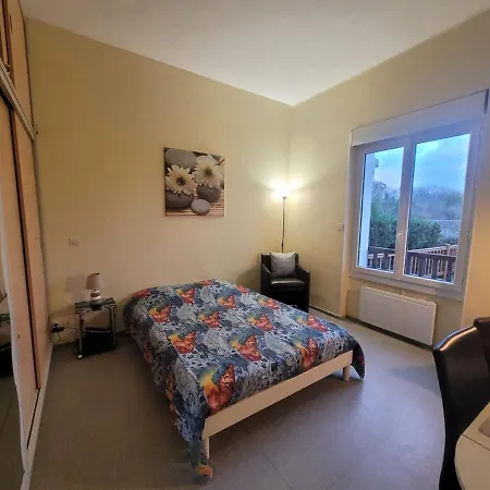 Rez De Chaussee Meuble Apartman