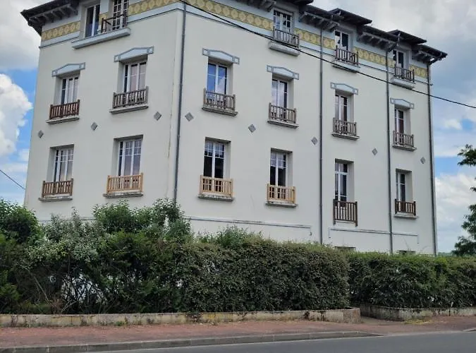 Rez De Chaussee Renove Confort A Proximite Thermes Et Casino